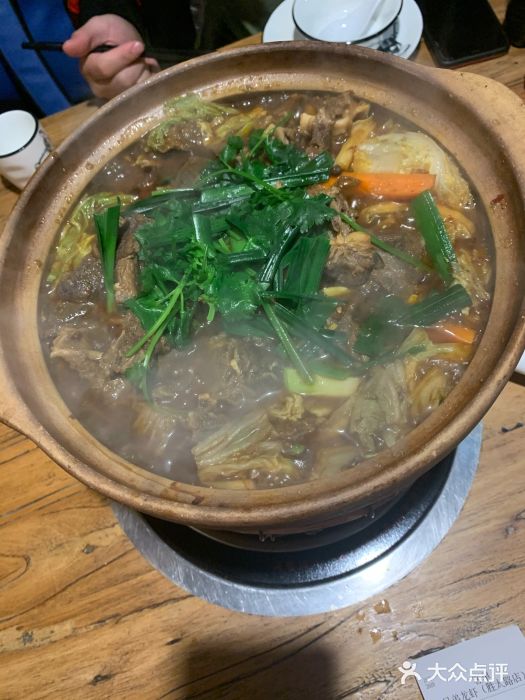 兄弟龙虾(胜太路总店)红焖羊腩煲图片
