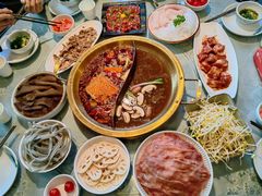 -小天鹅火锅·一线江景洪鼎旗舰店(洪崖洞店)