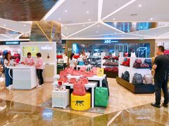 -王府井百货熙地港店