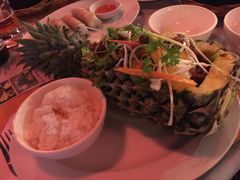菠萝牛肉菜-Lanterns Vietnamese Restaurant