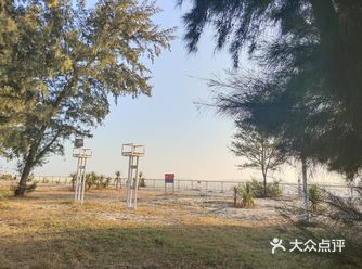 微风徐徐飘过来的海味，看着太阳渐渐落下，欣赏夕阳的美景