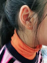 -AI艾耳·专业手工耳洞·穿孔美学馆