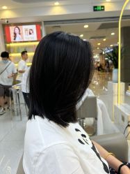 -虫二·专注健康烫染沙龙