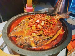 清江鱼-鸣记脆皮烤鱼·海鲜烤鱼(三八广场店)