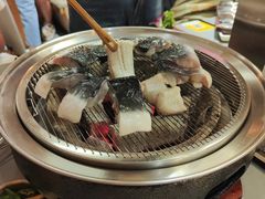 -围炉肉舍•炭烤活鳗•丹东海鲜烤肉(步行街店)