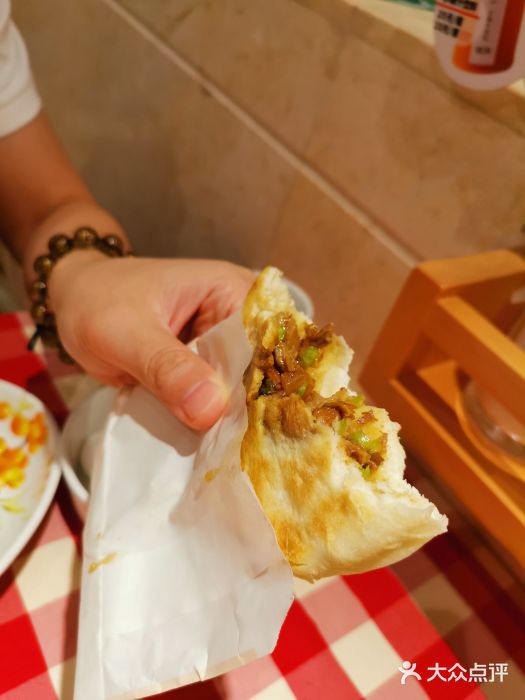 西贝莜面村(正大广场店)酥皮肉夹馍图片