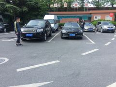 -上海市宝山区殡仪馆-停车场