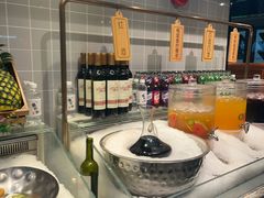 -金滏山·烤肉海鲜火锅自助(襄阳万达店)