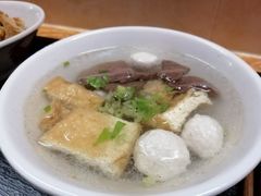肉丸汤-松树干拌面店