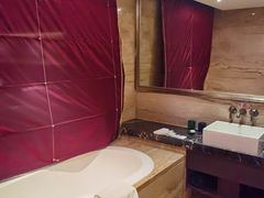 -营口金泰珑悦海景大酒店