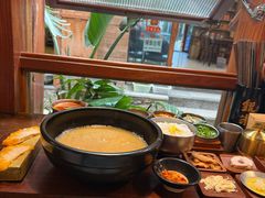 -银米·云南传统过桥米线(双廊黑金冠店)