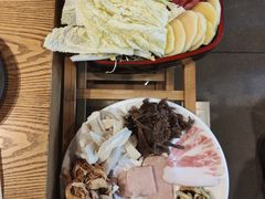 -菌海森林·非遗野生菌火锅(西山区滇池路摩根道店)
