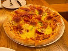 -城市大道红炉披萨烘焙坊