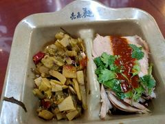 -亮亮面馆(经六路店)