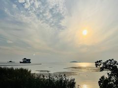 -亮河湾山庄