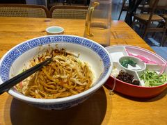 -肘子酥•天津一绝•特色捞面(德云社店)