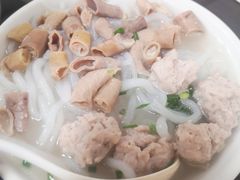 肉丸拼肠仔濑粉-三鄉濑粉·铭珠粥粉