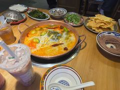 -洱火云南酸菜牛肉火锅(石景山当代商城店)