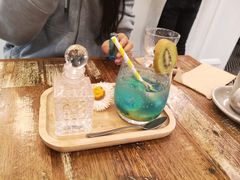 -FLOVIE FLORIST CAFE