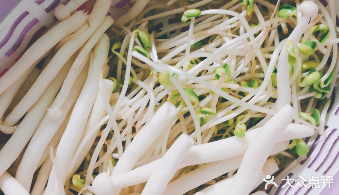 一人食没有鱼的各种杂蔬酸菜鱼