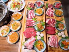 -明洞阿姨·韩式酱蟹烤肉·创意料理(三元桥店)