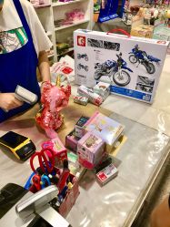 -逝水玩具折扣店