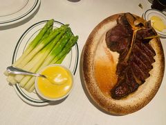芦笋配柠檬荷兰酱-Wolfgang’s Steakhouse 沃夫冈牛排馆(上海白玉兰广场店)