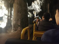 -波斯托伊纳溶洞