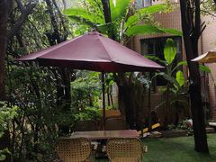 -月亮眼花园餐厅书吧酒吧