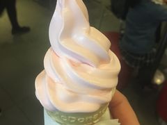 圆筒冰淇淋-麦当劳(中山公园龙之梦店)