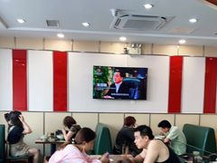 大堂-李先生牛肉面大王(营口大润发店)