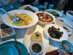 -荷塘秋月·本帮江浙菜(国权路店)