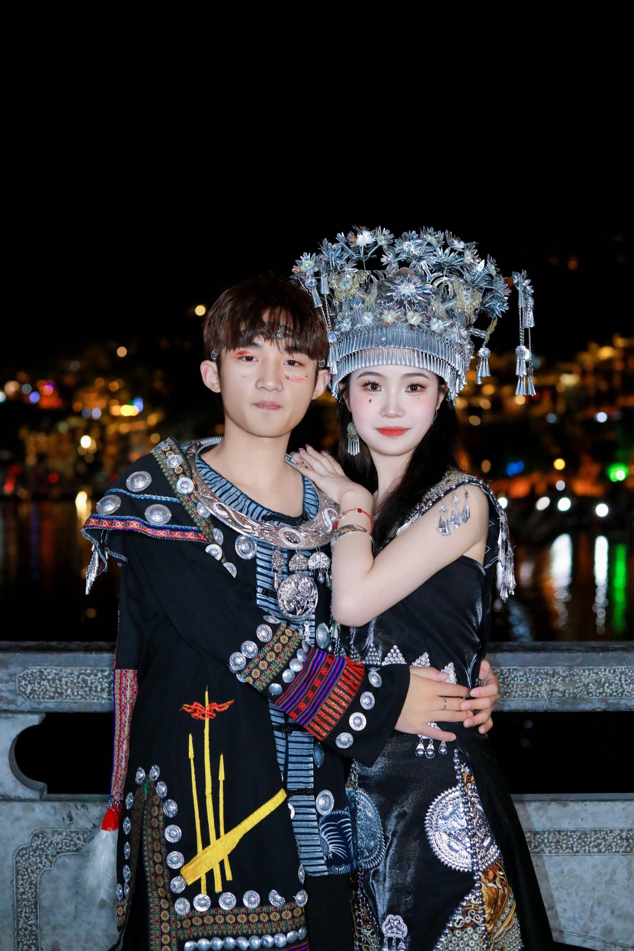 198就能体念一天苗疆少女!