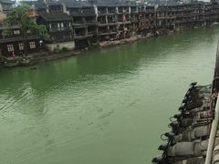-临江餐馆二楼美食部落