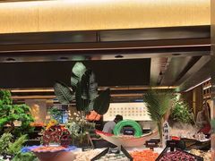 -钱小奴海鲜自助黑金店(杭州滨江龙湖店)
