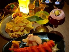-FOUR PLAY BAR