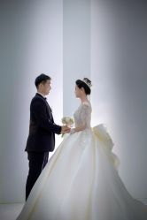 -喜爱高定婚纱摄影