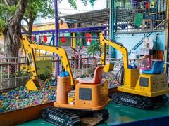 -顺德大良半月城游乐场