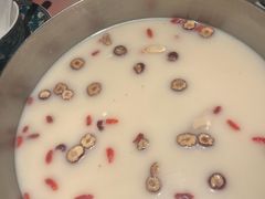 -尚尚仙·酸汤猪手·猪肚鸡火锅(华联万柳购物中心店)