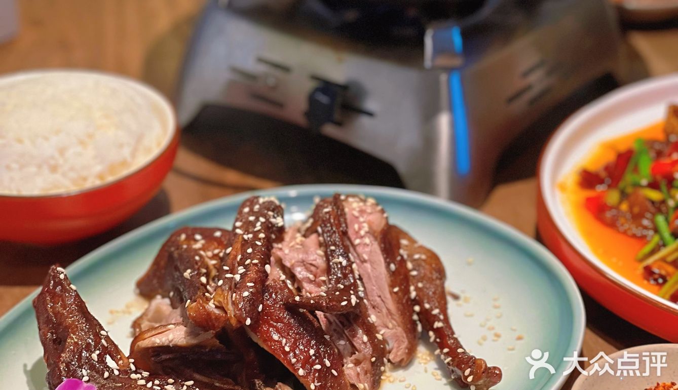 探｜来啦～[加油]首家乐山跷脚牛肉！ 