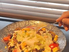 -铭牛烧肉·和牛海鲜自助(高新月牙湖店)