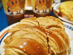 芝士鸡扒牛角包-伯友茶记(中华广场店)