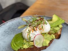牛油果温泉蛋吐司-O'mills Sourdough Bakery&Bistro(永嘉路店)