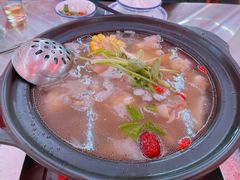 滋补药膳清汤羊肉-蚝羊氣惠来羊肉火锅·高压锅生蚝