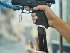 -都市枪神实弹射击俱乐部