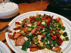 -云海肴·汽锅鸡·云南菜(天山百盛优客店)