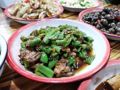 辣椒炒肉-老三样·美食研究中心(世贸路店)