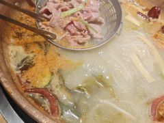 -洱火云南酸菜牛肉火锅(石景山当代商城店)