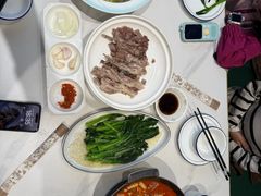 -民族手抓羊肉馆·滩羊手抓·烤全羊
