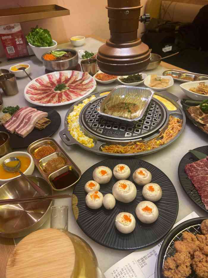 韩宫宴炭火烤肉(武汉国际广场店)-"[服务铃]服务: 实在有点跟不上,要